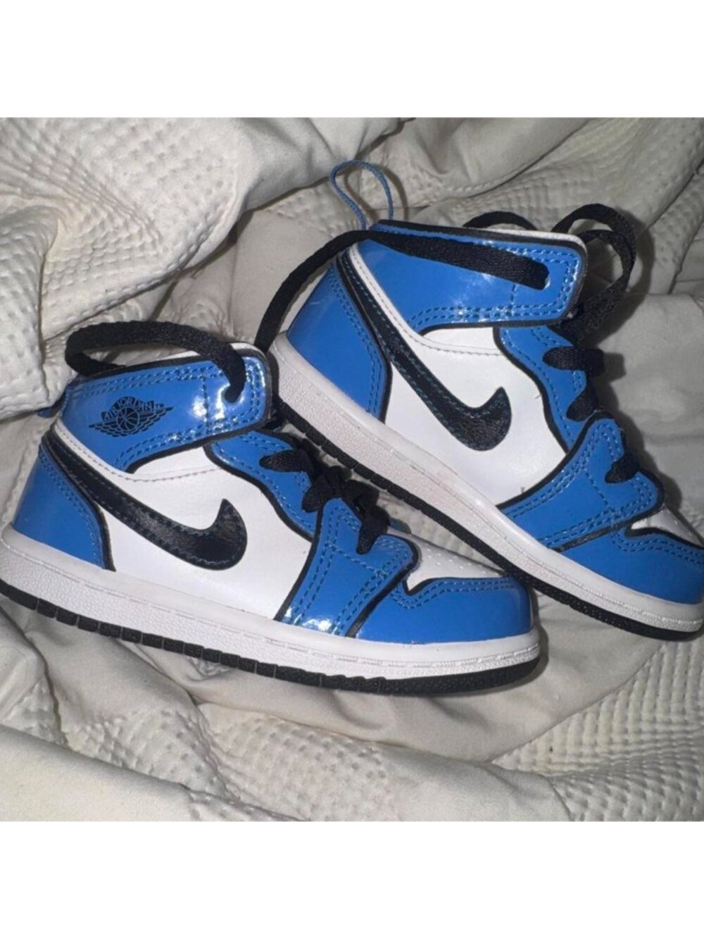 Authentic Nike Air Jordan 1 Mid SE